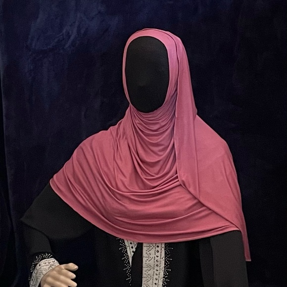 Hijab - Made In Dubai UAE - Picture 2 of 2